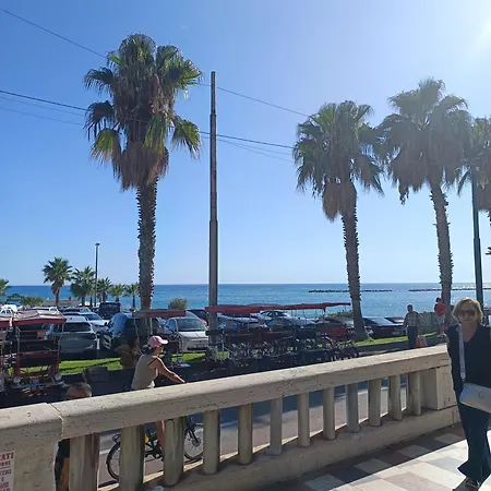 Baladi Monolocale In Centro Санремо